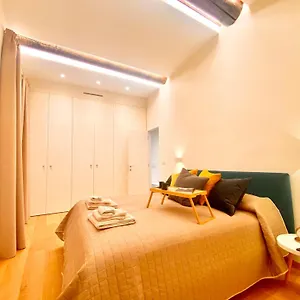  Appartamento Stunning Apt San Lorenzo 19, Rolli Palace Unesco - Overlooking The Cathedral - Free Private Parking-