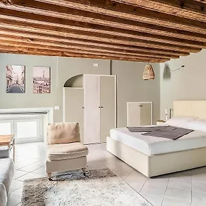  Appartamento Central, Family-friendly, Washing Machine, 200m To Aquarium And Metro, 300 Mbps Internet